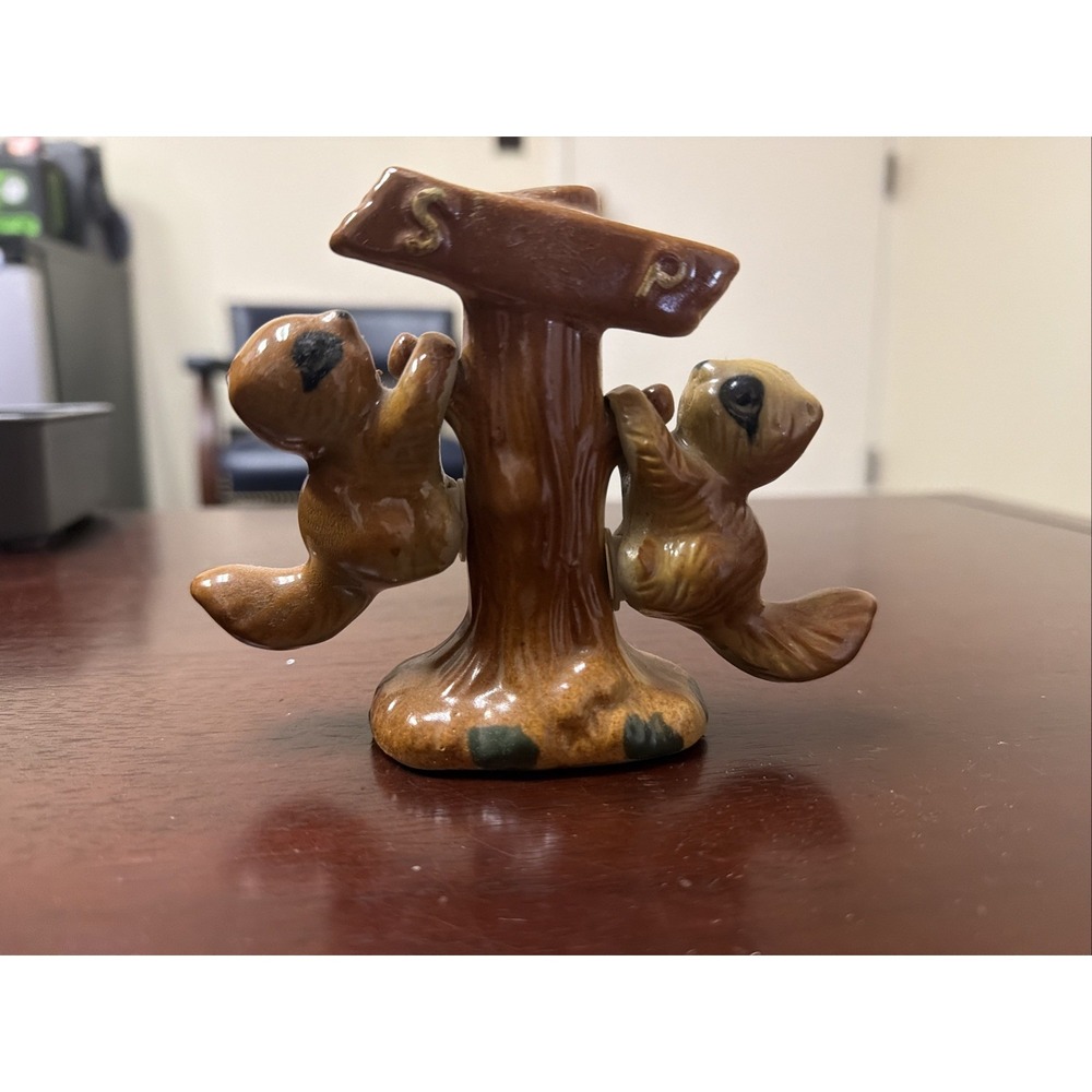 Vintage Ceramic Squirrels Hanging On Tree Salt & Pepper Shakers